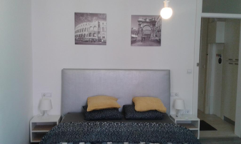 Hostel Ljiljana Pula Extérieur photo