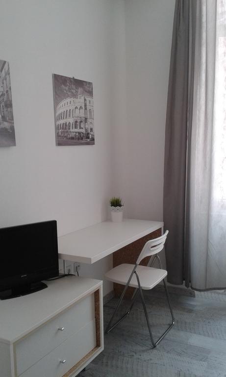 Hostel Ljiljana Pula Extérieur photo