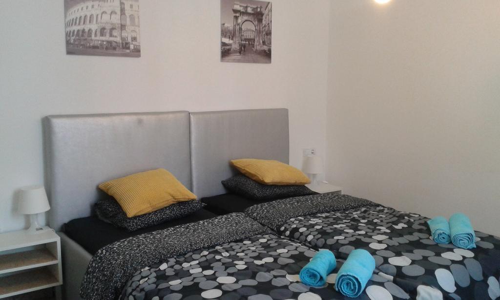 Hostel Ljiljana Pula Extérieur photo