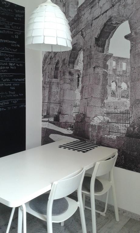 Hostel Ljiljana Pula Extérieur photo